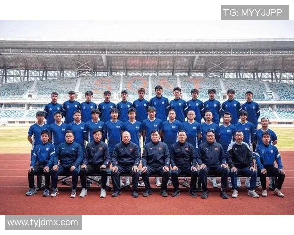 南京足球队个人能力提升之路：聚焦球员成长与团队协作的完美结合