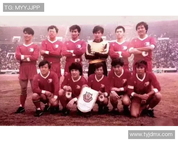 足球明星初恋情缘揭晓是否已步入婚姻殿堂的最新消息与动态 足球明星初恋情缘揭晓是否已步入婚姻殿堂的最新消息与动态