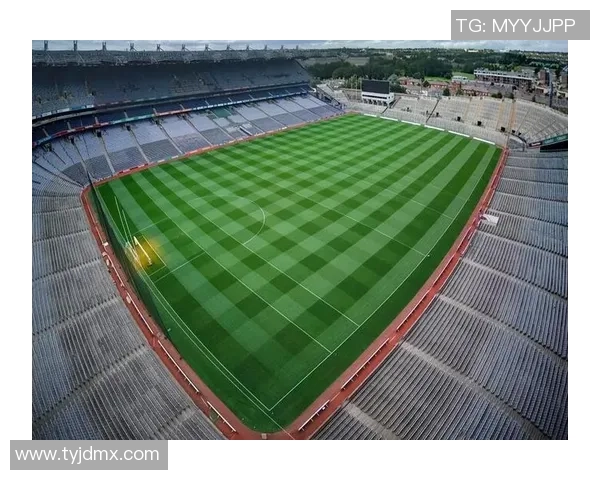 飘逸轨迹下的足球明星们如何在绿茵场上书写传奇人生